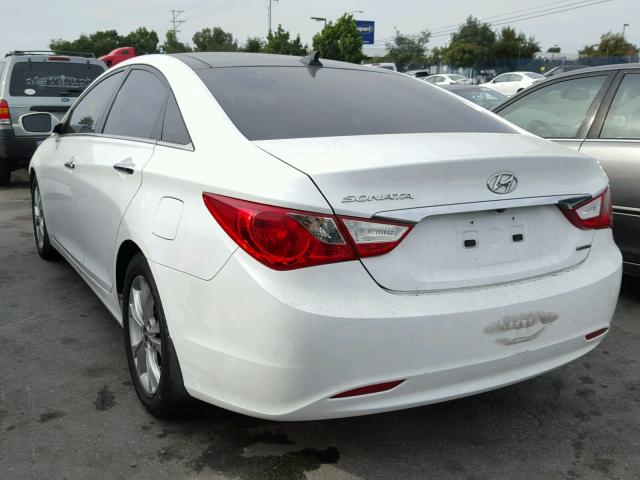 5NPEC4ACXCH473666 - 2012 HYUNDAI SONATA SE WHITE photo 3