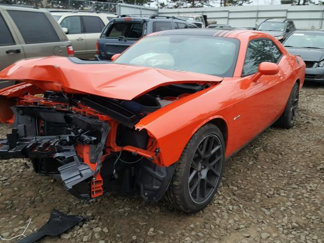 2C3CDZBT1GH316661 - 2016 DODGE CHALLENGER ORANGE photo 2