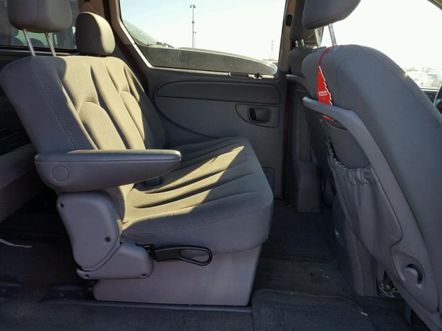 1A4GJ45RX7B210625 - 2007 CHRYSLER TOWN & COU Qırmızı foto 6