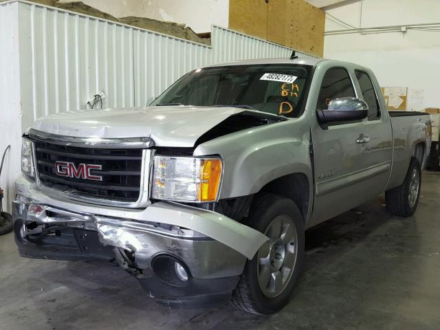 1GTR1VE07BZ223161 - 2011 GMC SIERRA C15 SILVER photo 2