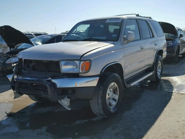 JT3GN86R7X0126956 - 1999 TOYOTA 4RUNNER SR SILVER photo 2