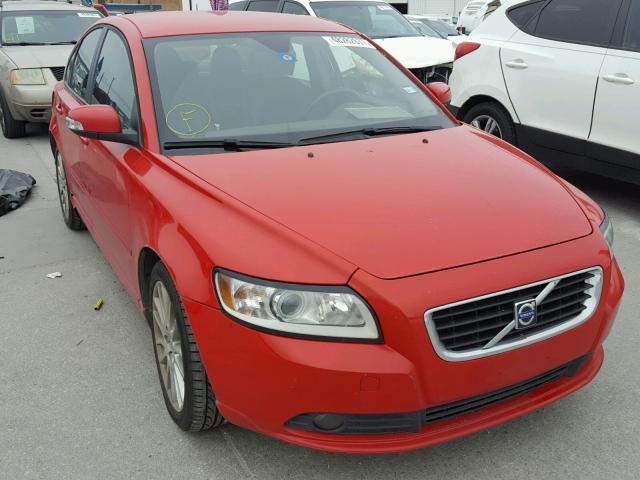 YV1382MS4A2491430 - 2010 VOLVO S40 2.4I RED photo 1