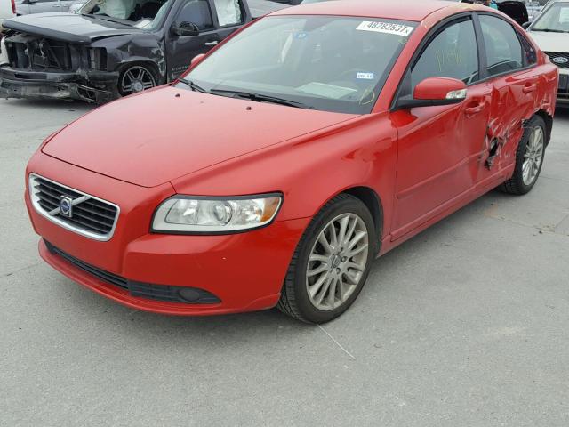 YV1382MS4A2491430 - 2010 VOLVO S40 2.4I RED photo 2