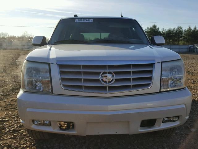 1GYEK63NX5R136725 - 2005 CADILLAC ESCALADE L WHITE photo 10