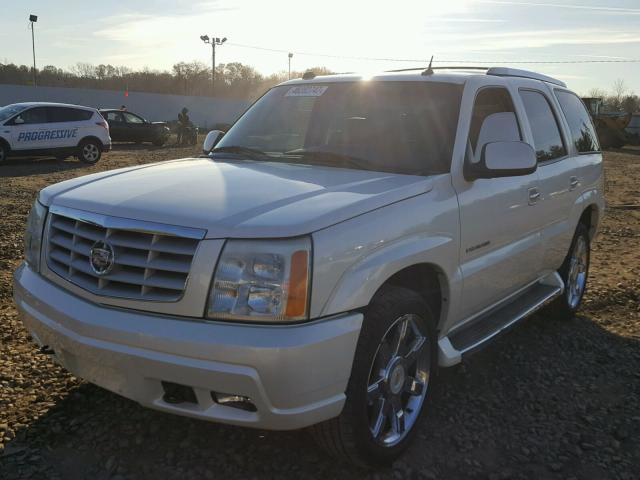 1GYEK63NX5R136725 - 2005 CADILLAC ESCALADE L WHITE photo 2