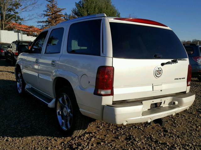 1GYEK63NX5R136725 - 2005 CADILLAC ESCALADE L WHITE photo 3