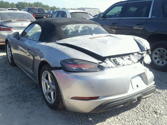 WP0CA2A80HS220877 - 2017 PORSCHE BOXSTER SILVER photo 3