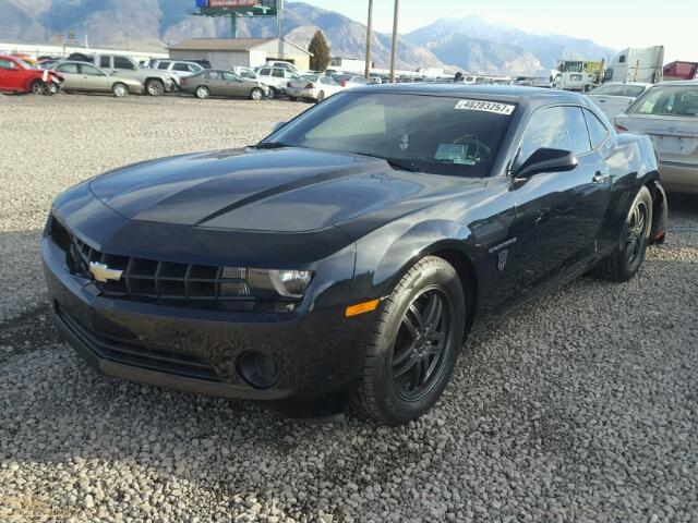 2G1FA1E35D9138945 - 2013 CHEVROLET CAMARO LS BLACK photo 2