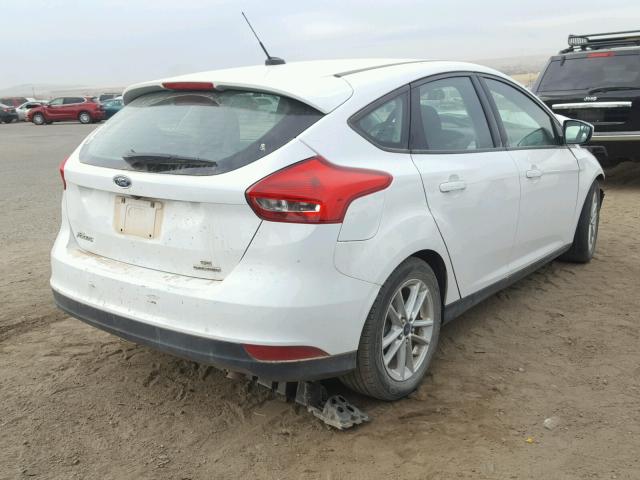 1FADP3K2XGL209385 - 2016 FORD FOCUS SE WHITE photo 4