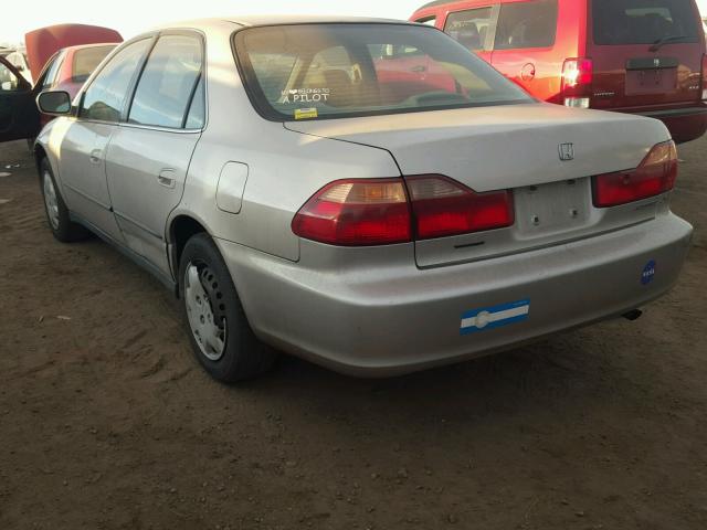 1HGCG5641XA151581 - 1999 HONDA ACCORD LX BEIGE photo 3