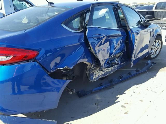 3FA6P0H71HR406569 - 2017 FORD FUSION SE BLUE photo 9