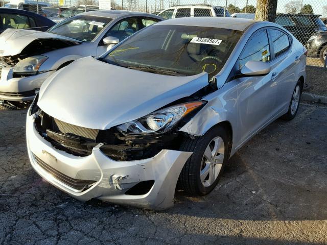 5NPDH4AE1DH385749 - 2013 HYUNDAI ELANTRA GL SILVER photo 2