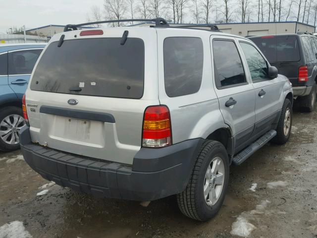 1FMYU03Z77KA29135 - 2007 FORD ESCAPE XLT SILVER photo 4