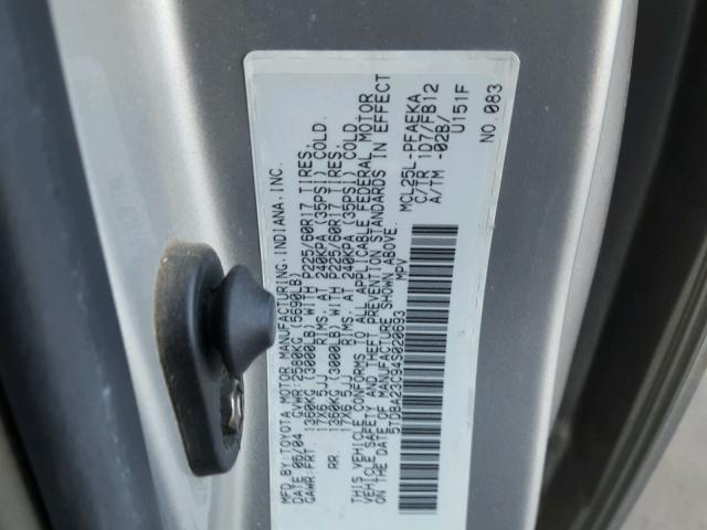 5TDBA23C94S020693 - 2004 TOYOTA SIENNA LE SILVER photo 10