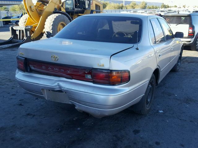 JT2SK12E7R0256675 - 1994 TOYOTA CAMRY LE ოქროსფერი ფოტო 4