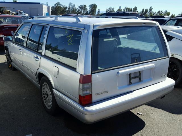 YV1KW9604W1045555 - 1998 VOLVO V90 Srebrny zdjęcie 3