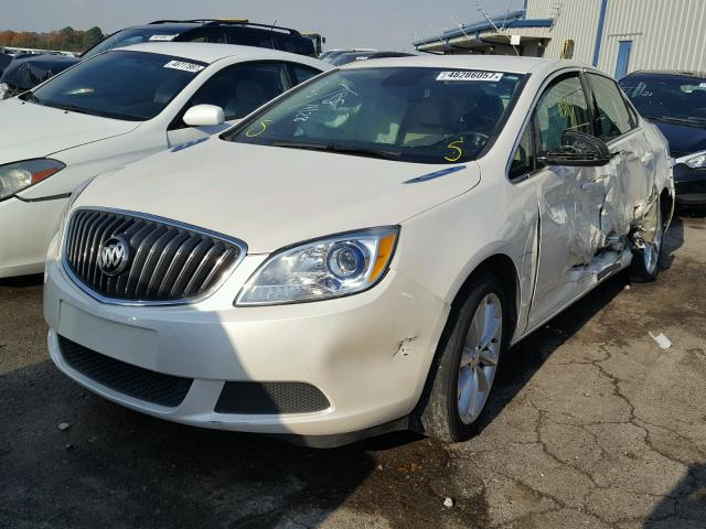 1G4PP5SK4F4153905 - 2015 BUICK VERANO WHITE photo 2