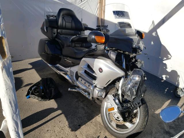 JH2SC68GXCK002536 - 2012 HONDA GL1800 SILVER photo 1