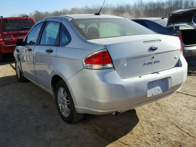 1FAHP35N58W282932 - 2008 FORD FOCUS SE SILVER photo 3