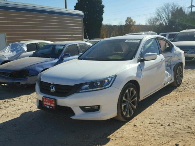 1HGCR2F53FA100129 - 2015 HONDA ACCORD SPO WHITE photo 2