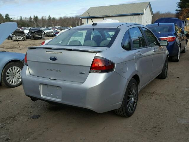 1FAHP3GN8AW141159 - 2010 FORD FOCUS SES WHITE photo 4