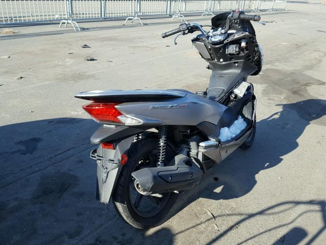 RLHKF1805GY100124 - 2016 HONDA PCX 150 SILVER photo 4