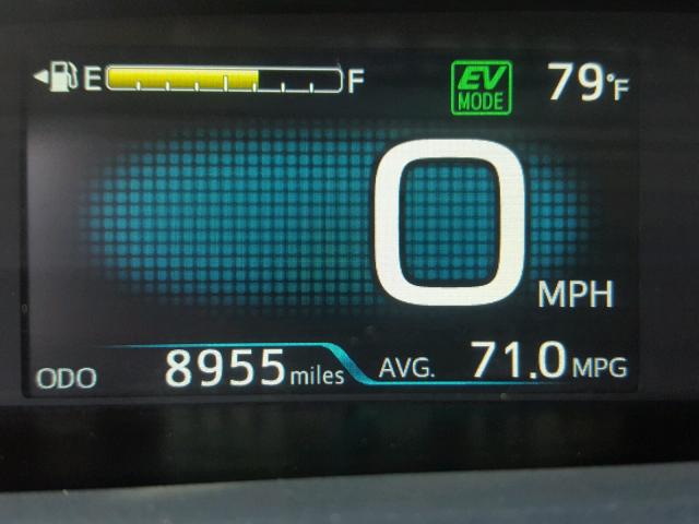 JTDKARFP6H3053942 - 2017 TOYOTA PRIUS PRIM 石墨色 照片 8