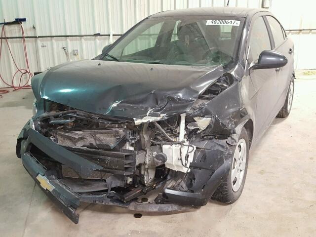 1G1JA5EH4E4140185 - 2014 CHEVROLET SONIC LS Մոխրագույն լուսանկար 2