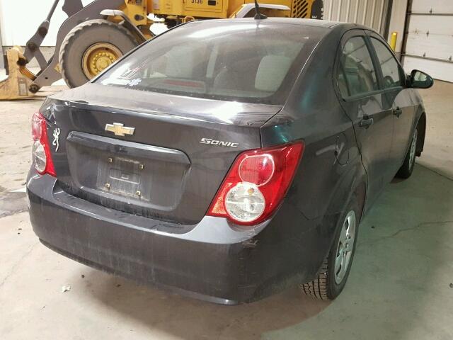 1G1JA5EH4E4140185 - 2014 CHEVROLET SONIC LS GRAY photo 4