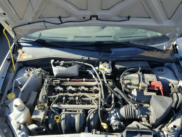 1FAHP34N88W198489 - 2008 FORD FOCUS S/SE GRAY photo 7