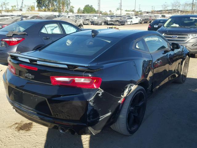 1G1FF1R72H0163770 - 2017 CHEVROLET CAMARO SS Negro foto 4