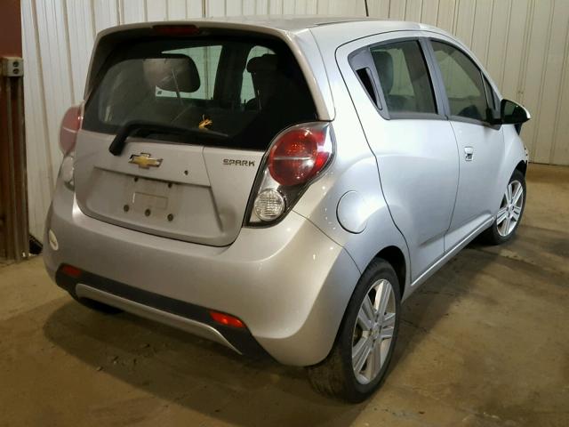 KL8CD6S94FC742904 - 2015 CHEVROLET SPARK 1LT SILVER photo 4