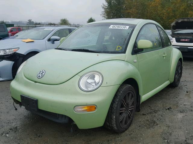 3VWCF21CXYM435419 - 2000 VOLKSWAGEN NEW BEETLE 绿色 照片 2