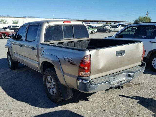 5TEJU62NX6Z310864 - 2006 TOYOTA TACOMA DOU GOLD photo 3