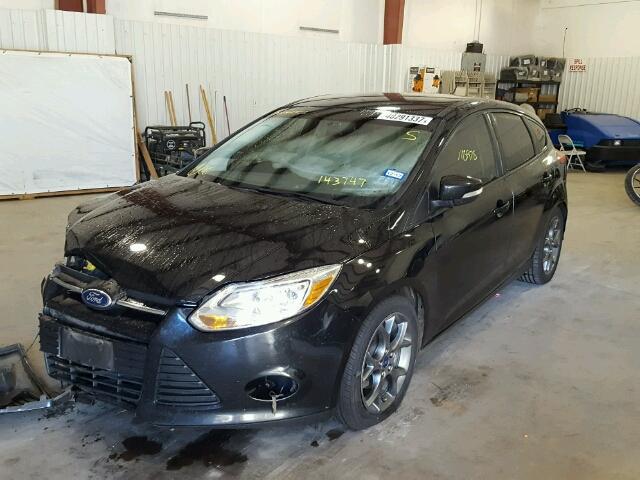 1FADP3K29EL143747 - 2014 FORD FOCUS SE BLACK photo 2