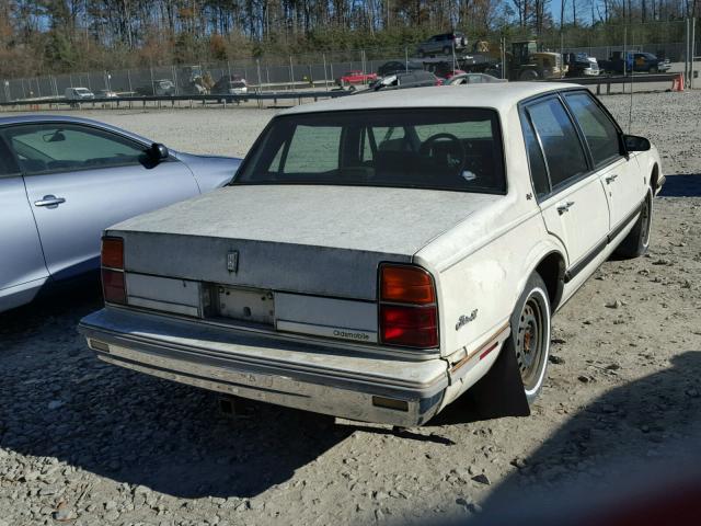 1G3HN54C5J1818504 - 1988 OLDSMOBILE DELTA 88 R WHITE photo 4