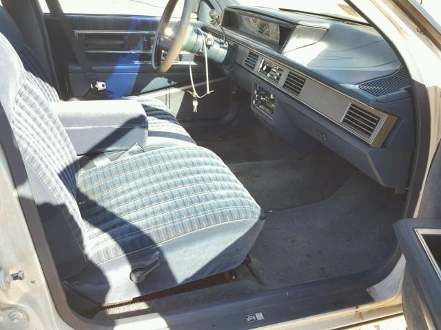 1G3HN54C5J1818504 - 1988 OLDSMOBILE DELTA 88 R WHITE photo 5