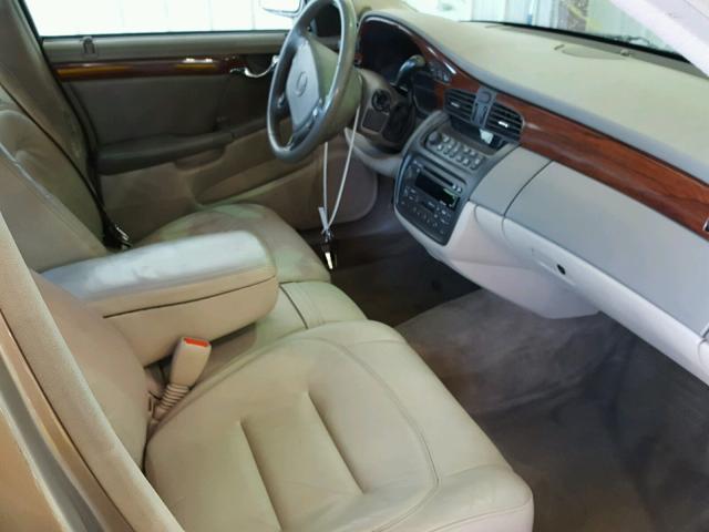 1G6KD54YX2U185425 - 2002 CADILLAC DEVILLE TAN photo 5