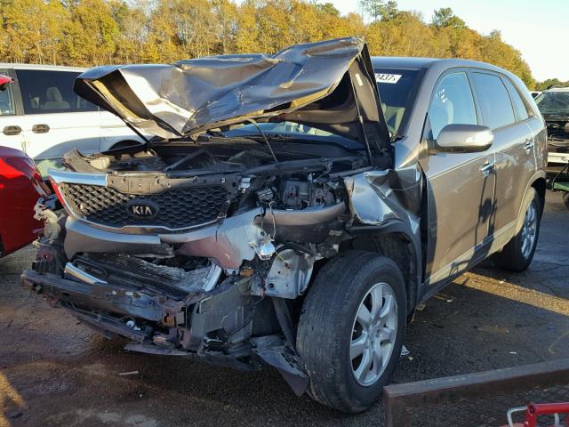 5XYKT3A10CG202277 - 2012 KIA SORENTO BA GRAY photo 2