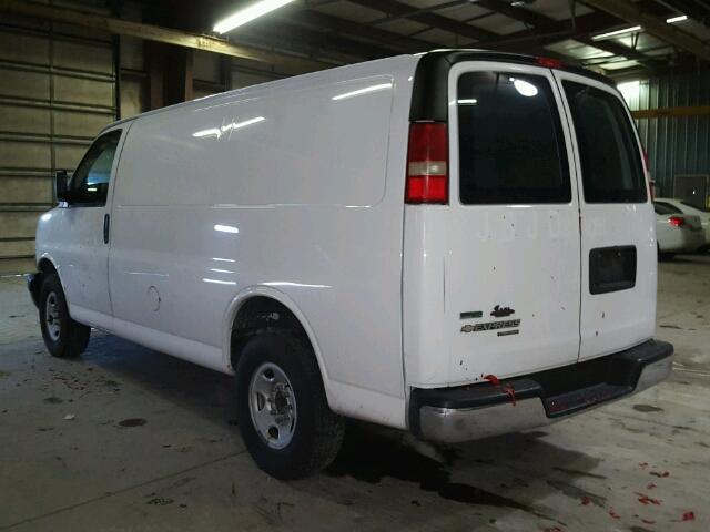 1GCWGFCA6B1132948 - 2011 CHEVROLET EXPRESS G2 WHITE photo 3