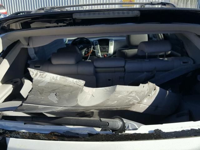 JTJGA31U750049716 - 2005 LEXUS RX 330 WHITE photo 9