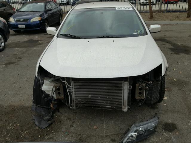 3FAHP0HA2AR318530 - 2010 FORD FUSION SE WHITE photo 9