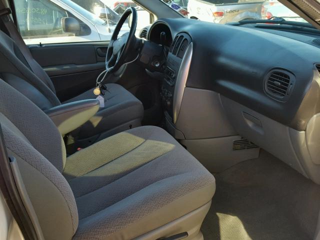 2A4GP54L36R859409 - 2006 CHRYSLER TOWN & COU SILVER photo 5