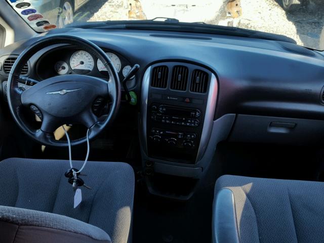 2A4GP54L36R859409 - 2006 CHRYSLER TOWN & COU SILVER photo 9