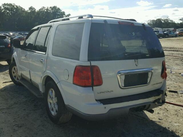 5LMFU27RX4LJ10775 - 2004 LINCOLN NAVIGATOR WHITE photo 3