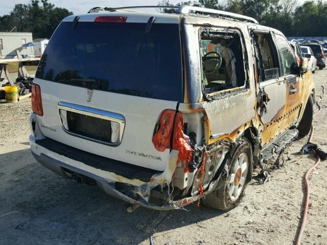5LMFU27RX4LJ10775 - 2004 LINCOLN NAVIGATOR WHITE photo 4