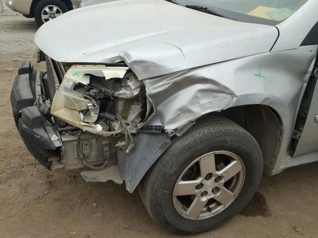 2CNDL13F356129469 - 2005 CHEVROLET EQUINOX LS SILVER photo 9