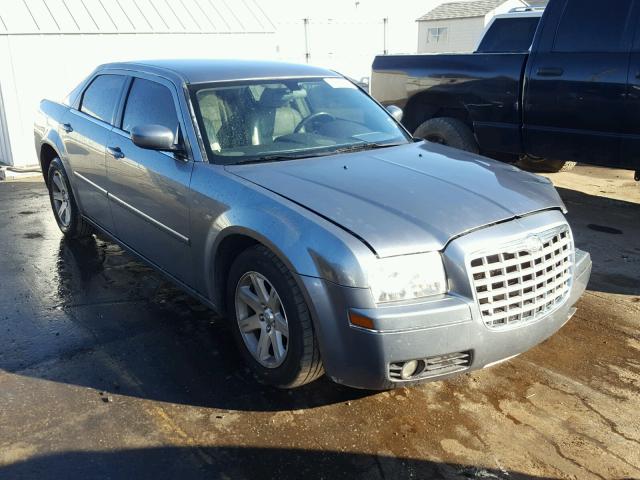 2C3KA53G37H776936 - 2007 CHRYSLER 300 TOURIN GRAY photo 1