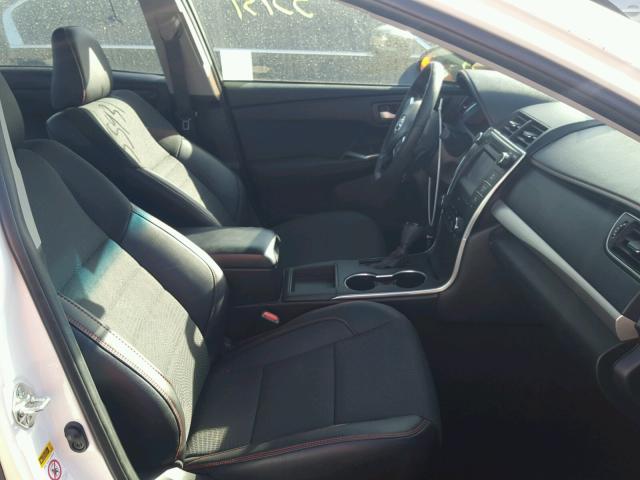 4T1BF1FK1GU122953 - 2016 TOYOTA CAMRY LE 白色 照片 5