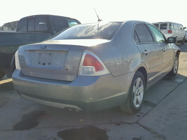 3FAHP07Z18R223961 - 2008 FORD FUSION SE GRAY photo 4